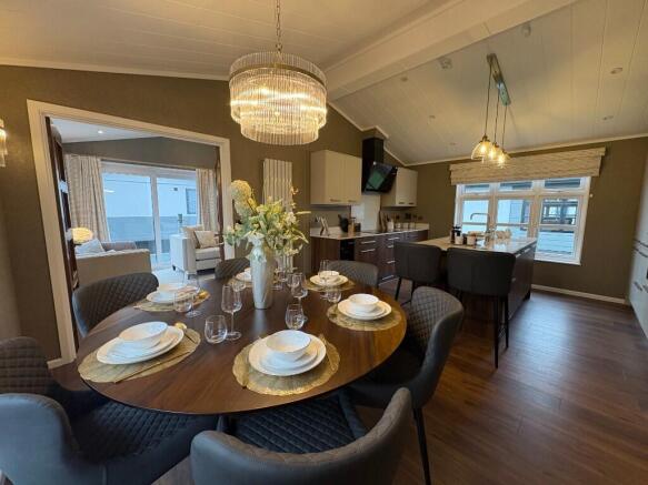 Kitchen/Dining