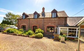 Coach House, Hatfield Court, C1059 From Humber Brook To Bradleys Corner, Leominster HR6 0SD