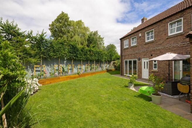 House & Gardens