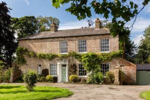 The Vicarage, Town Street, York YO42 1RR