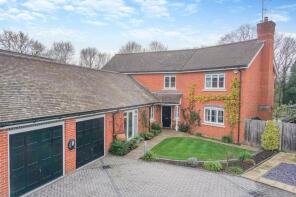 16 Cresswood, Canal Reach, Hook RG27 9QN