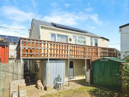 3, Saxon Way, Point Clear Bay, Clacton-on-sea CO16 8LZ