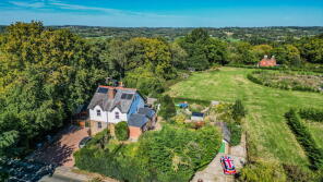2, Holly Bank, Rye Road, Hawkhurst, Cranbrook TN18 5DB