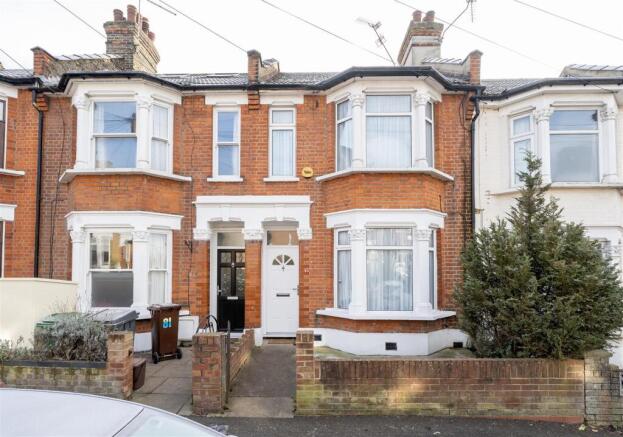 Selwyn Avenue E4