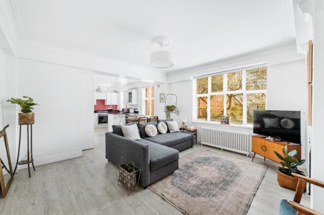 7 Beaumont Court-4.jpg