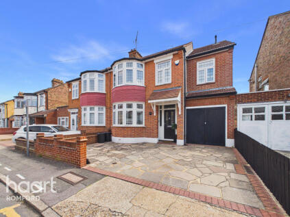 Lonsdale Avenue, Romford
