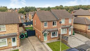 11, Alder Grove, Pontypridd CF38 2JX
