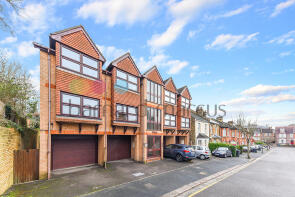 Flat 3, 51a Oaks Court, Temple Road, Croydon CR0 1HU