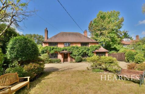 Dudsbury Road, West Parley, Ferndown, BH22