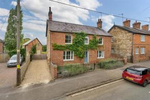 Hillway, High Street, Banbury OX17 2BE