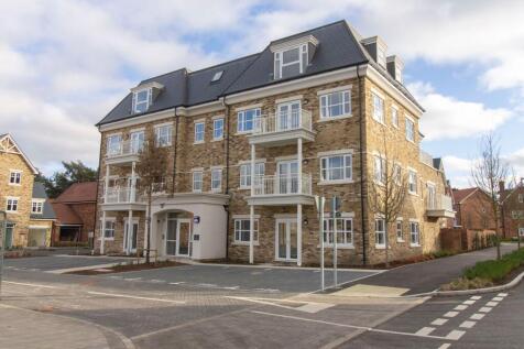 Sundew Avenue, Fleet, GU51