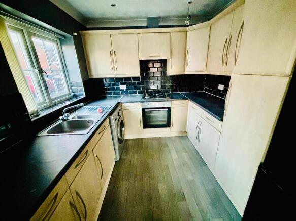 Fitted Kitchen: