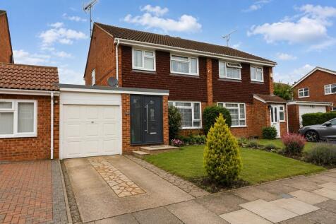 Ringwood Road, Old Bedford Road Area, Luton, LU2 7BG