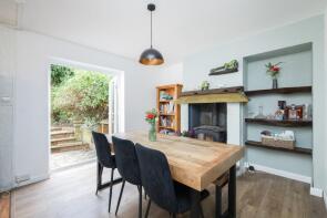 14, Clare Cottages, Barfields, Redhill RH1 4RE