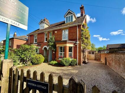 Balmer Lawn Road, Brockenhurst, SO42