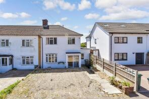 32, Radstock Way, Redhill RH1 3NG