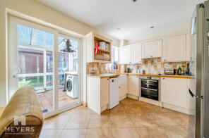 2, Meredith Close, Yeovil BA22 9SA