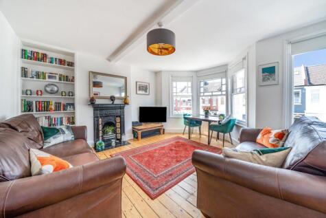 Rathcoole Avenue, London, N8