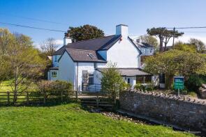 Castle Farm House, Beach Road - Junction Horse Shoe Inn To End, Llantwit Major CF61 1ZG