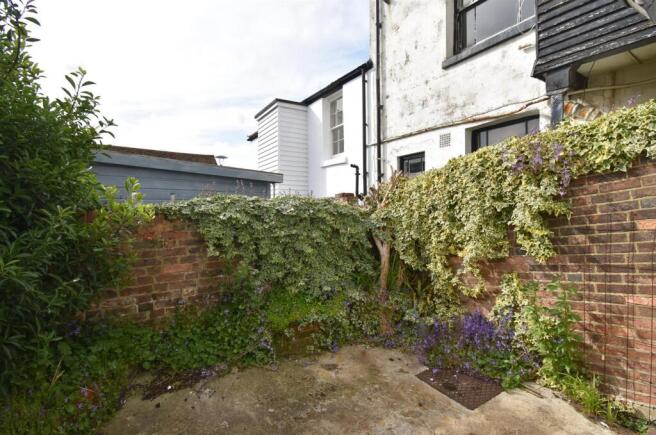 Courtyard garden