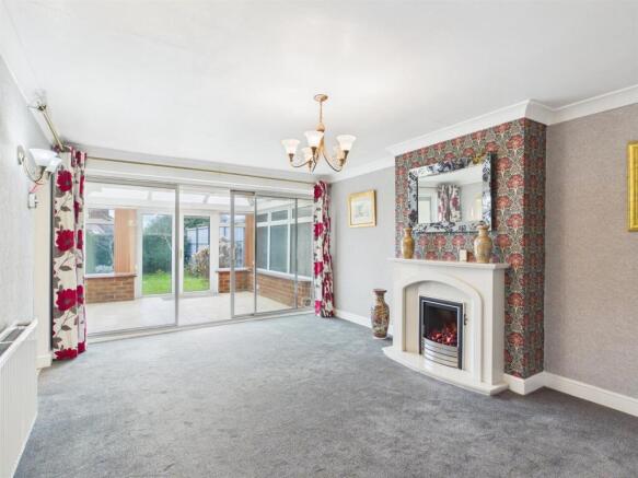Living/Dining Area