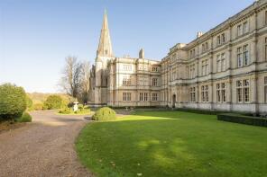 Flat 27, Sherborne House, Road From Ash Hole Road To War Memorial, Cheltenham GL54 3DZ