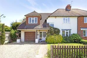 1, Holt Cottages, The Holt, Reading RG10 9TG