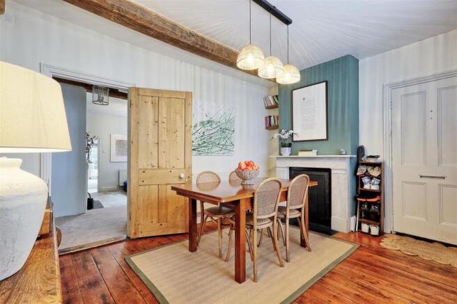 IMG_4093_4_5_easyHDR-interior3.jpg
