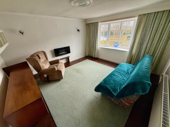 TL140 Lounge.jpg