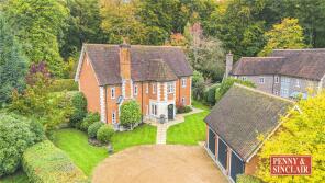 6, Ashdown Way, Kingwood, Henley-on-thames RG9 5WD