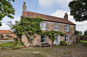 Manor Farm House, The Green, Silver Street, Huggate YO42 1YA