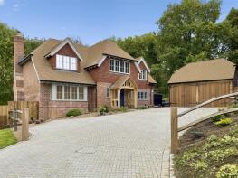 2, Farndon Close, Chiddingfold, Godalming GU8 4EN