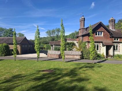 West Lodge, Bordean, Petersfield