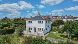 Chaunt Meadow, High Street, Etchingham TN19 7ES