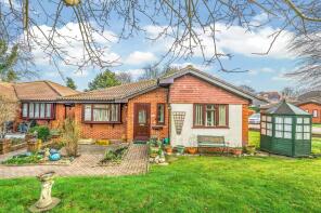 34, Oakmead Green, Epsom KT18 7JS
