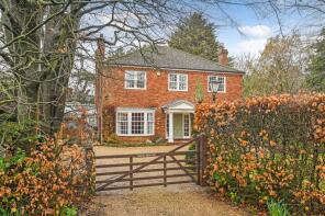 Seek House, Common Road, Chichester PO18 9LG