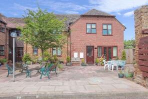 24, Grove Court, Banbury OX15 0TZ