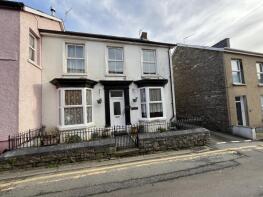 8, Greenfield Place, Llandeilo SA19 6DT