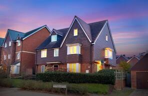1, Redwood Terrace, Midhurst Road, Liphook GU30 7TL