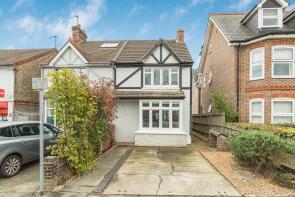 52, Queens Road, Haywards Heath RH16 1EE