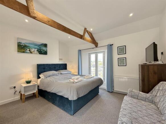Bedroom 1.jpeg