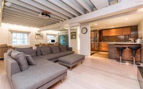 Apartment 8, Tapestry Building, New Street, London EC2M 4TR