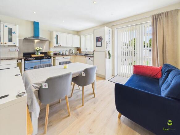 Presented by Clinton at EweMove Bexleyheath and Da