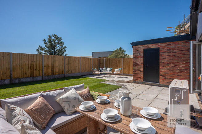 Alfresco Dining