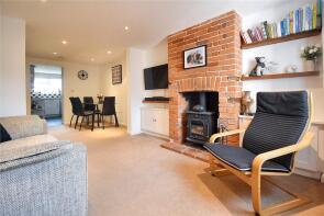 4, Hillcrest Cottage, Oxford Road, Donnington, Newbury RG14 3AA