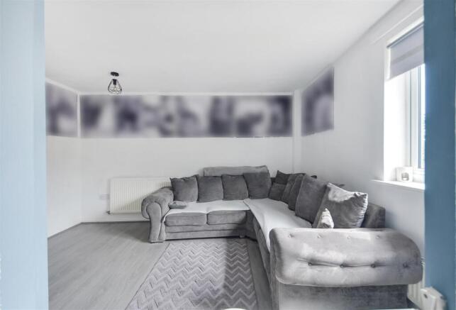 Lounge_Pic_ (1).jpg