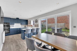 18, Lapwing Close, Doncaster DN10 4SR