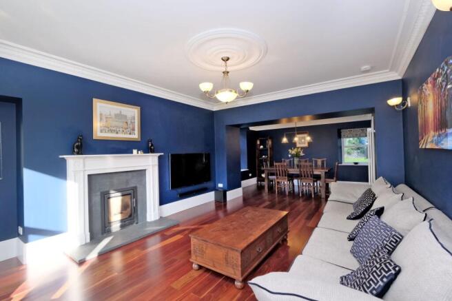 Lounge/Dining Room