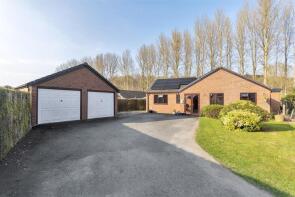 6, Maes-yr-eglwys, Llansantffraid-ym-mechain SY22 6BE