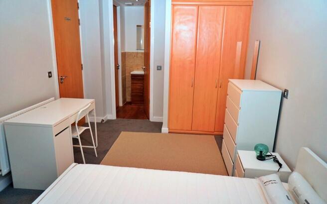 Room 1 (Pic 3)